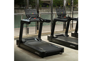 Life Fitness Club Series + (Plus) Treadmill (SALE)