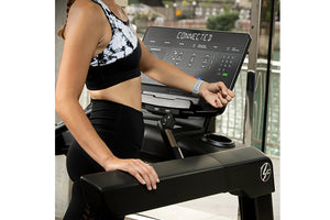 Life Fitness Club Series + (Plus) Treadmill (SALE)