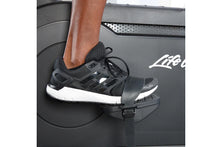 Load image into Gallery viewer, Life Fitness Club Series + (Plus) Upright Lifecycle Bike w/ SE3 Console (DEMO) (š„BLACK FRIDAY SALE)