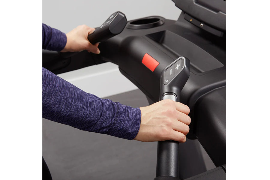 Life Fitness Club Series + (Plus) Treadmill – 360 Fitness Superstore