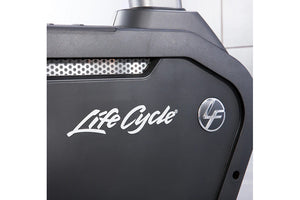 Life Fitness Club Series + (Plus) Upright Lifecycle Bike w/ Discover SE3 Console (DEMO)