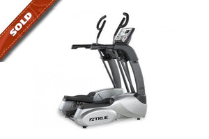 TRUE ES700 Elliptical w/ Escalate 9" Console (DEMO)   **SOLD**