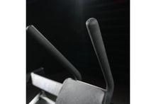 Load image into Gallery viewer, Hammer Strength Plate-Loaded Abdominal Oblique Crunch
