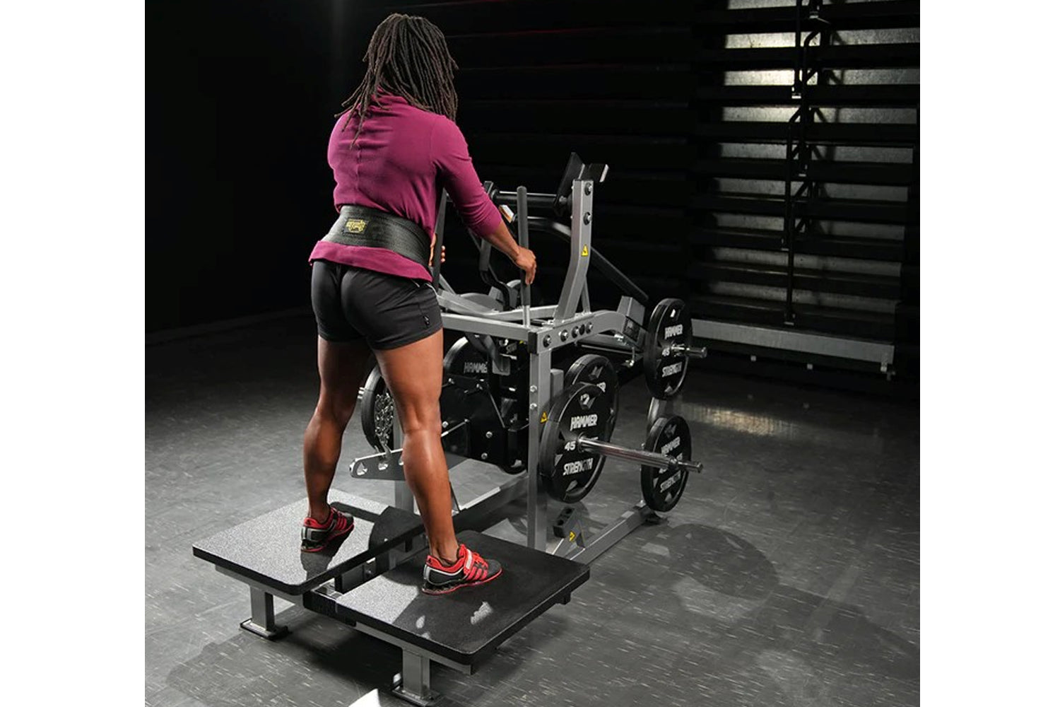 Hammer Strength Plate-Loaded Belt Squat Machine – 360 Fitness