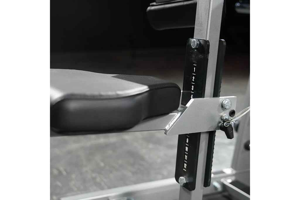Hammer Strength Plate-Loaded Iso-Lateral Wide Pulldown